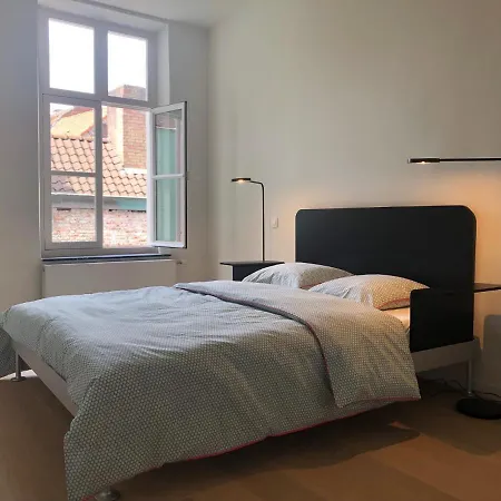 Apartment Bed & Boon