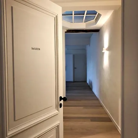 Bed & Boon Apartment