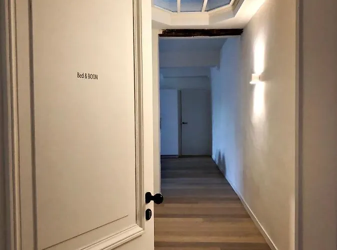 Bed & Boon Apartment